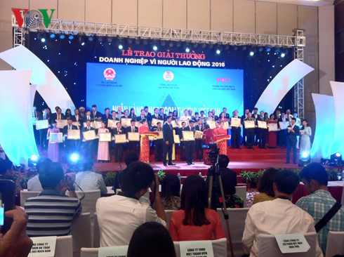 พิธีมอบรางวัล “สถานประกอบการเพื่อแรงงานปี 2016”